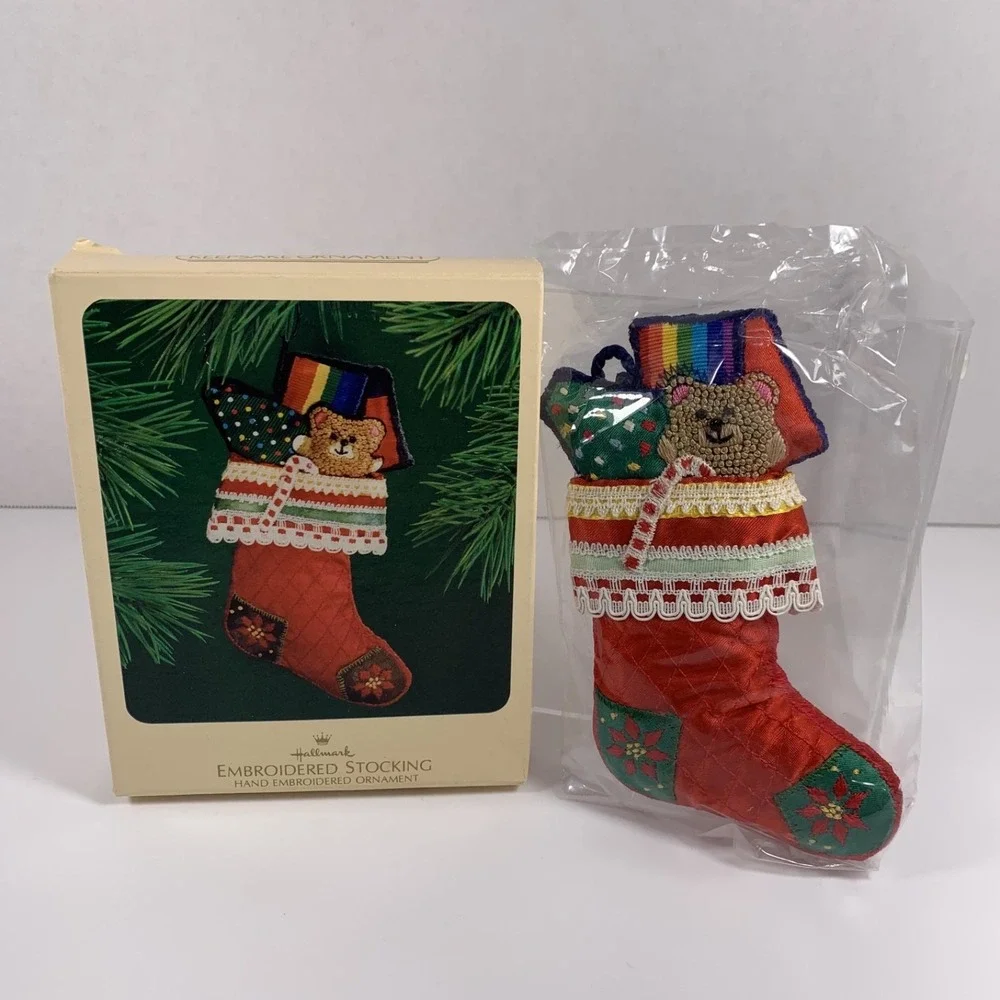 Hallmark 1983 Vintage Keepsake‎ Ornament Hand Embroidered Stocking